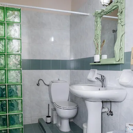 Ostria קופוניסיה