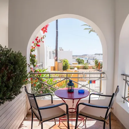 Ostria 아파트호텔 4*